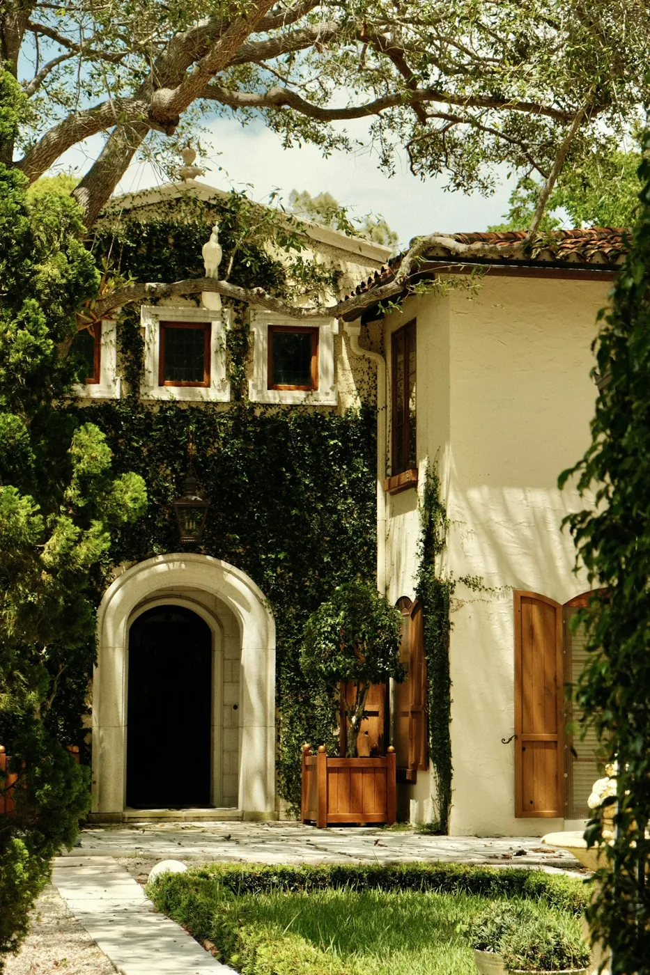 Inspiration : entrée traditionnelle en façade claire